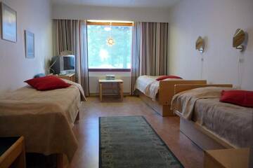 Фото номера Трехместный номер Отель Karemajat Panorama hotel г. Юлиторнио 3